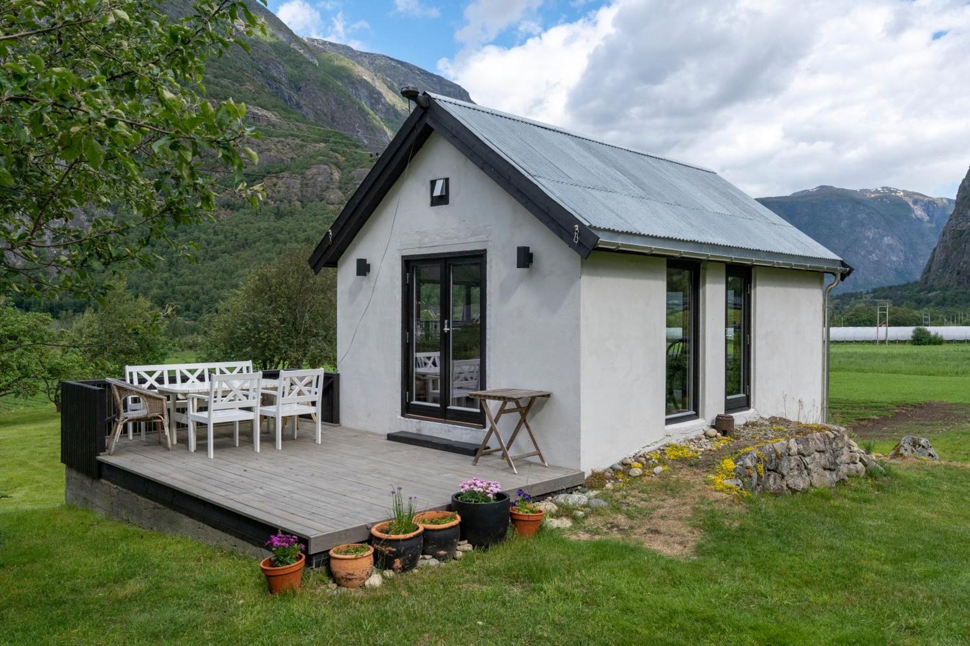 Jordeplegarden Holiday Home - Part Of A Farm - Two Buildings - Close To Flam Lærdalsøyri Dış mekan fotoğraf
