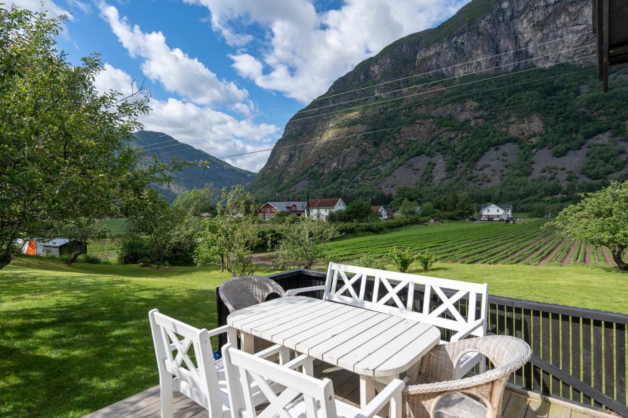 Jordeplegarden Holiday Home - Part Of A Farm - Two Buildings - Close To Flam Lærdalsøyri Dış mekan fotoğraf