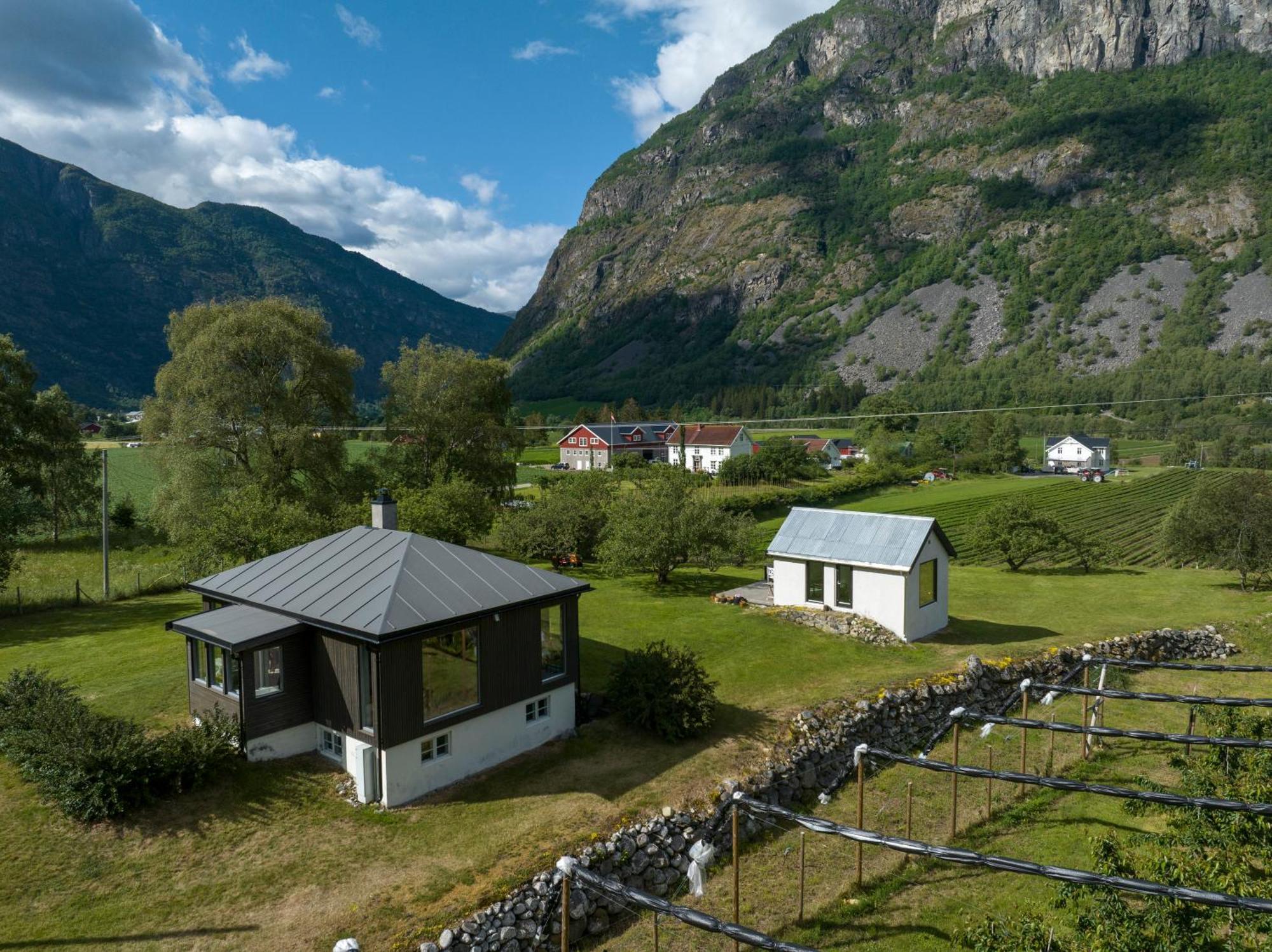 Jordeplegarden Holiday Home - Part Of A Farm - Two Buildings - Close To Flam Lærdalsøyri Dış mekan fotoğraf
