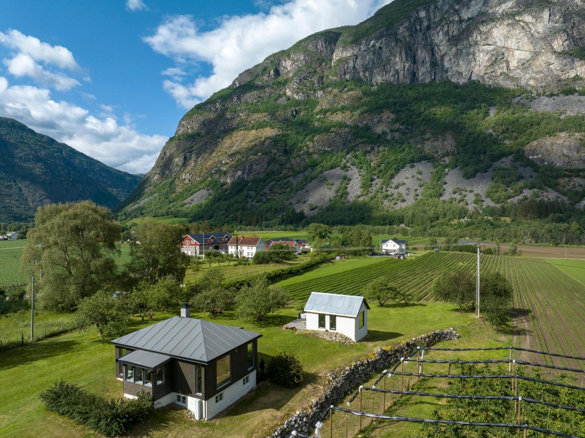 Jordeplegarden Holiday Home - Part Of A Farm - Two Buildings - Close To Flam Lærdalsøyri Dış mekan fotoğraf
