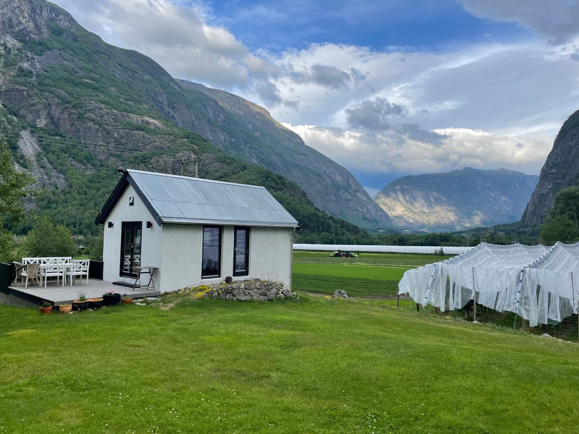 Jordeplegarden Holiday Home - Part Of A Farm - Two Buildings - Close To Flam Lærdalsøyri Dış mekan fotoğraf